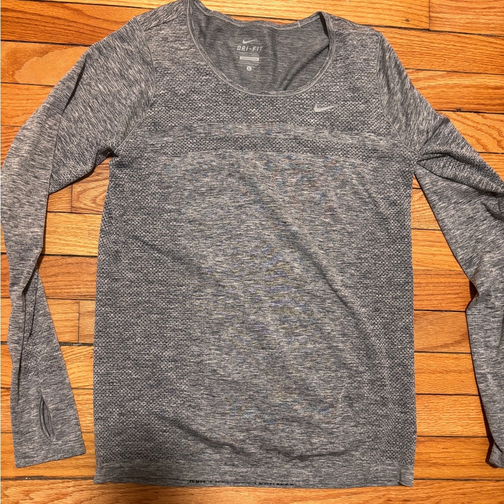 Nike Women's Heathered Gray Long Sleeve dri fit  Tee